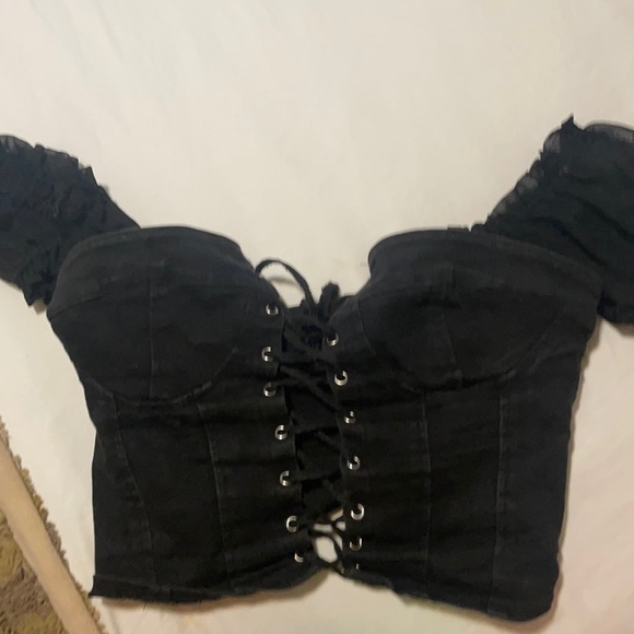 Iamgia size medium top lace up